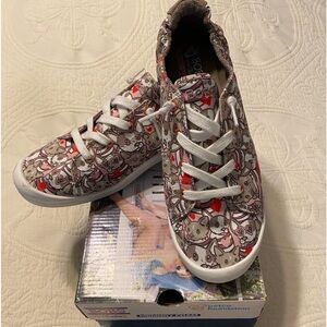 BOB’s FOR SKETCHERS WITH MEMORY FOAM FOR PETCO featuring taupe/ pink pups